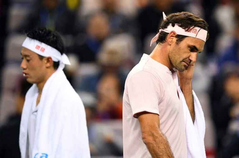 Federer fires to join Djokovic in Shanghai semis