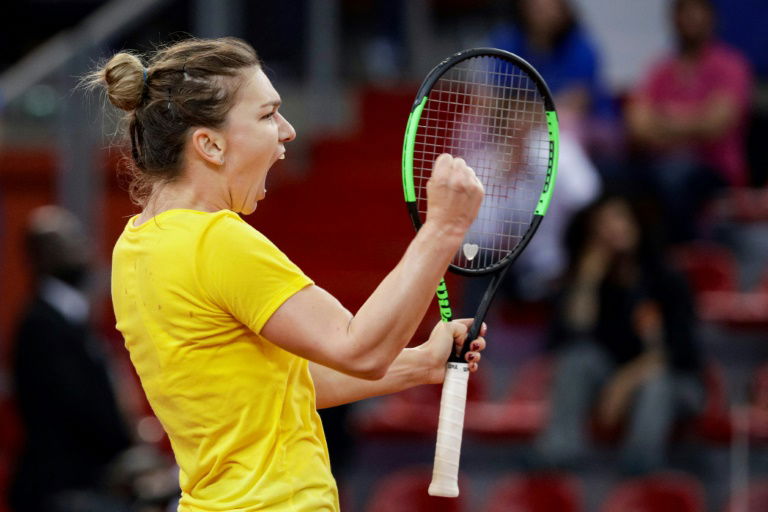 Fed Cup: Halep domine Garcia, les Bleues au pied du mur