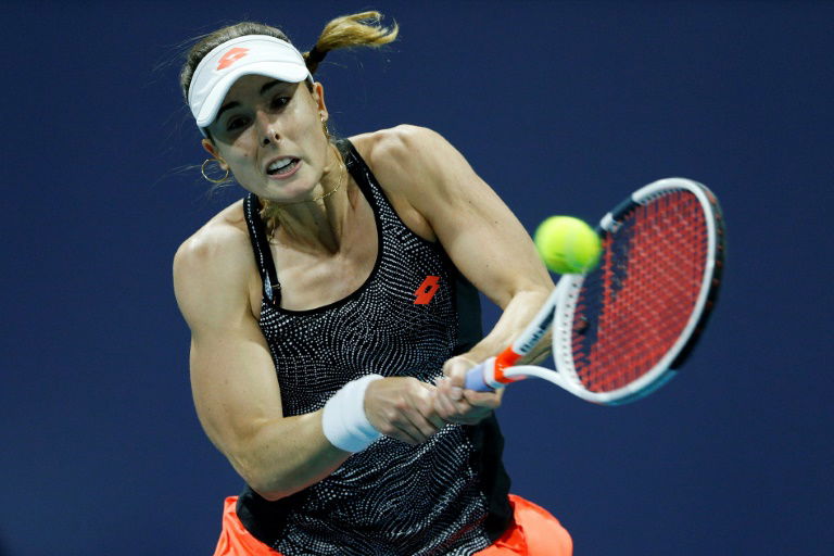 Cornet bouscule Pliskova à Miami, Djokovic prend son temps