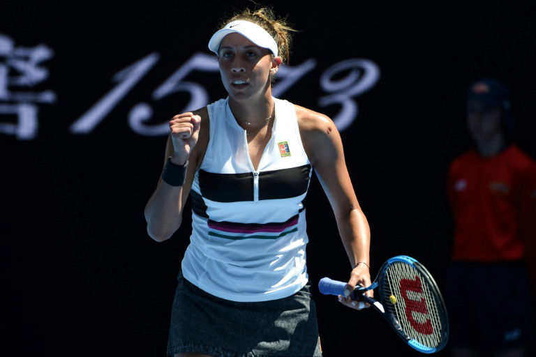 Keys downs Wozniacki to claim Charleston crown