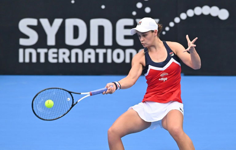 Red-hot Barty, Seppi storm into Sydney finals