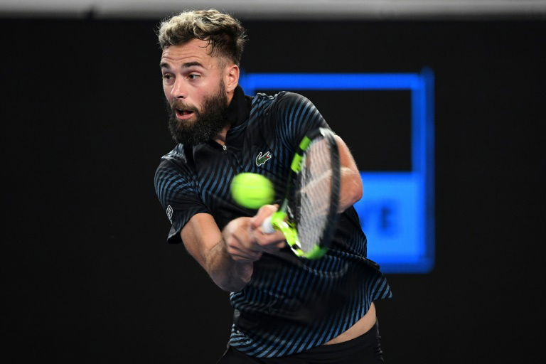 Paire et Moutet au tapis à Dubaï